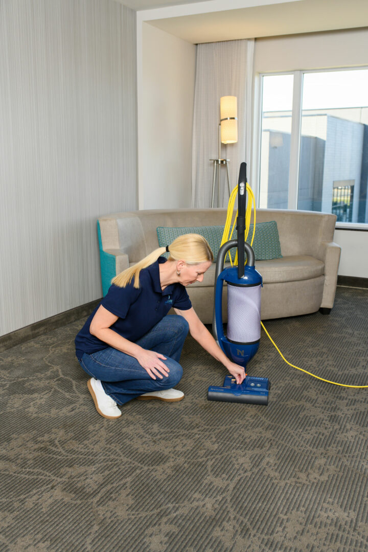 Nacecare N12S - 12" Dual Motor Commercial Upright Vacuum with Swivel Neck