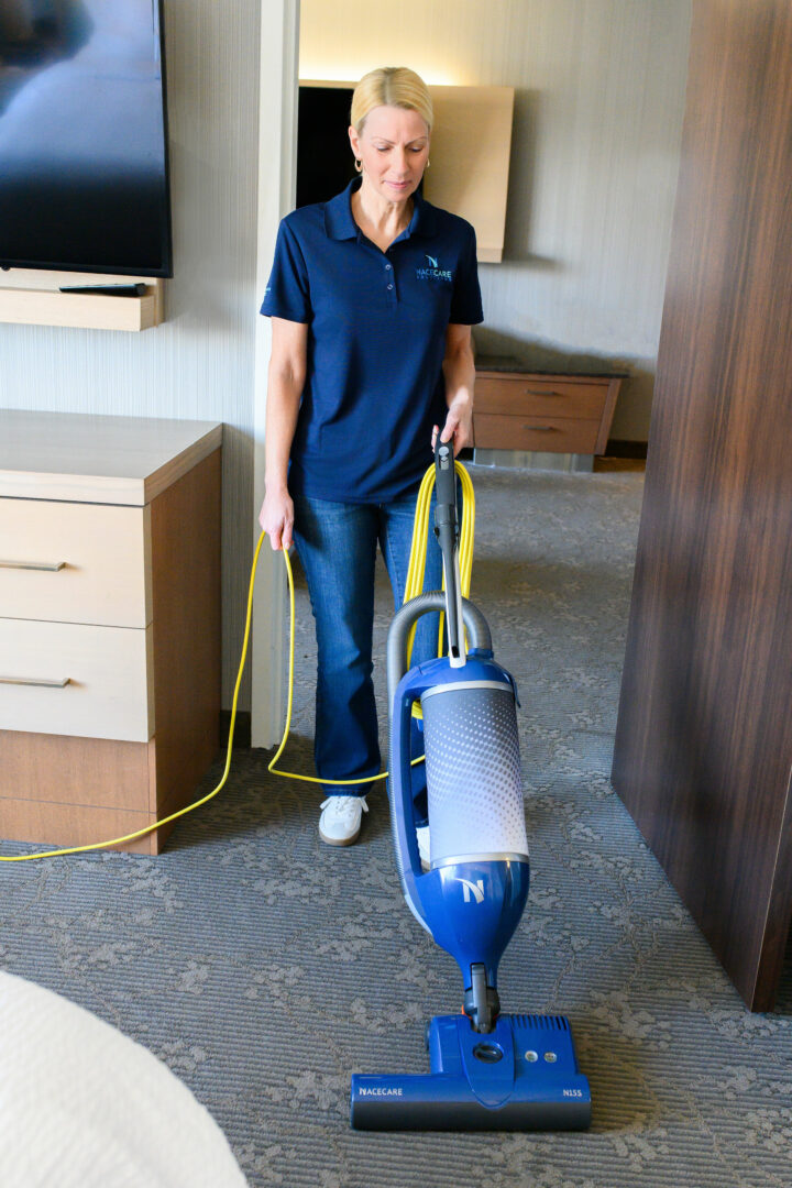 Nacecare N15S - 15" Dual Motor Commercial Upright with Swivel Neck Numatic