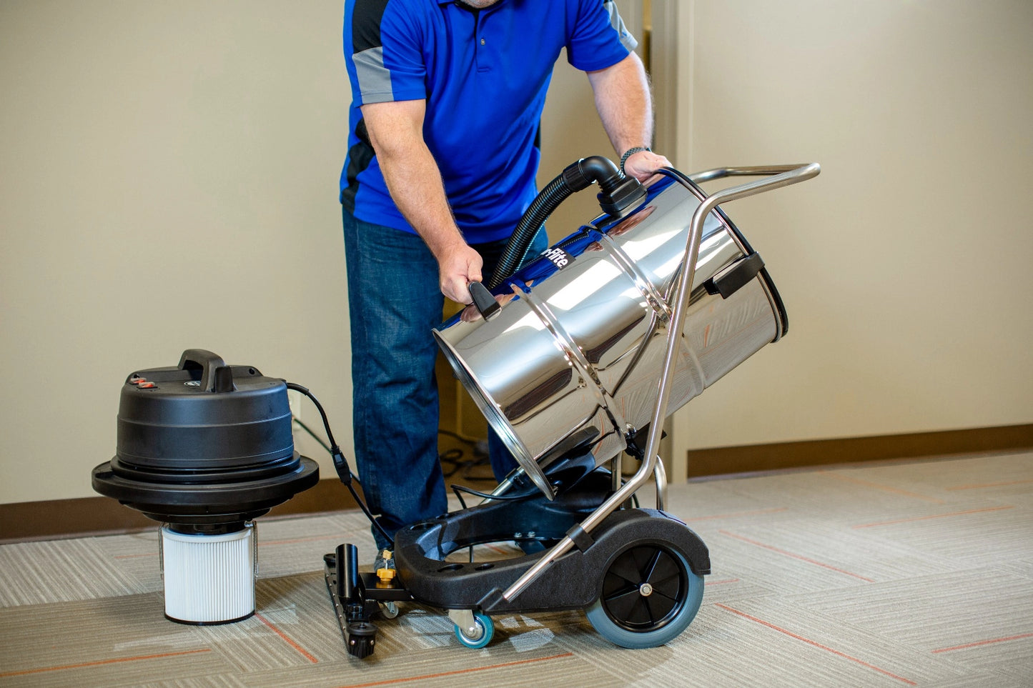 Powr-Flite Wet Dry Vacuum 20 Gallon Dual Motor with Stainless Steel Tank PF57 easy dumping water