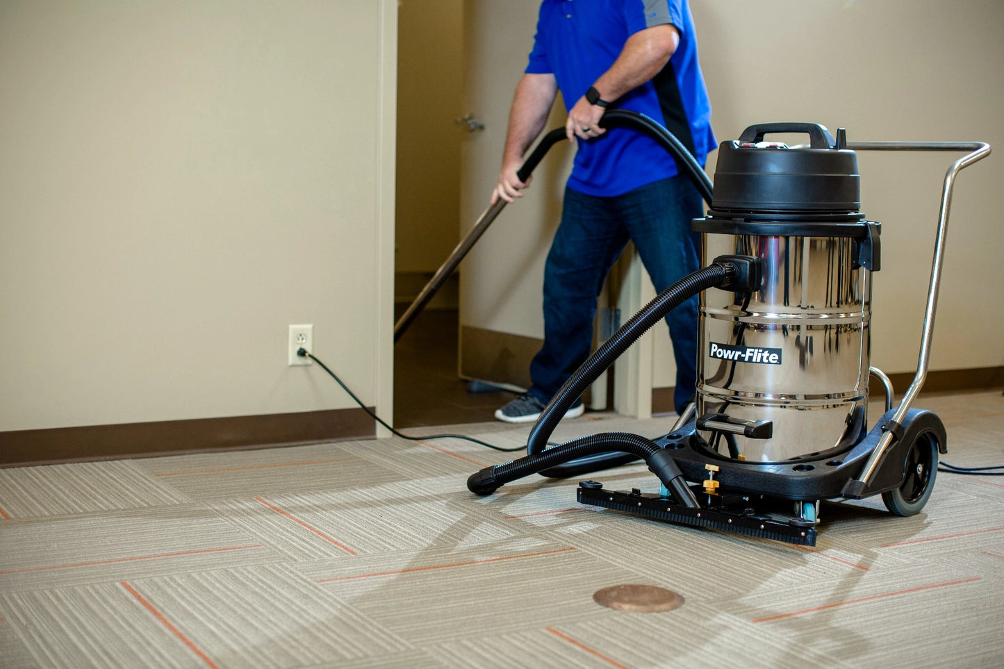 Powr-Flite Wet Dry Vacuum 20 Gallon Dual Motor with Stainless Steel Tank PF57 vacuuming