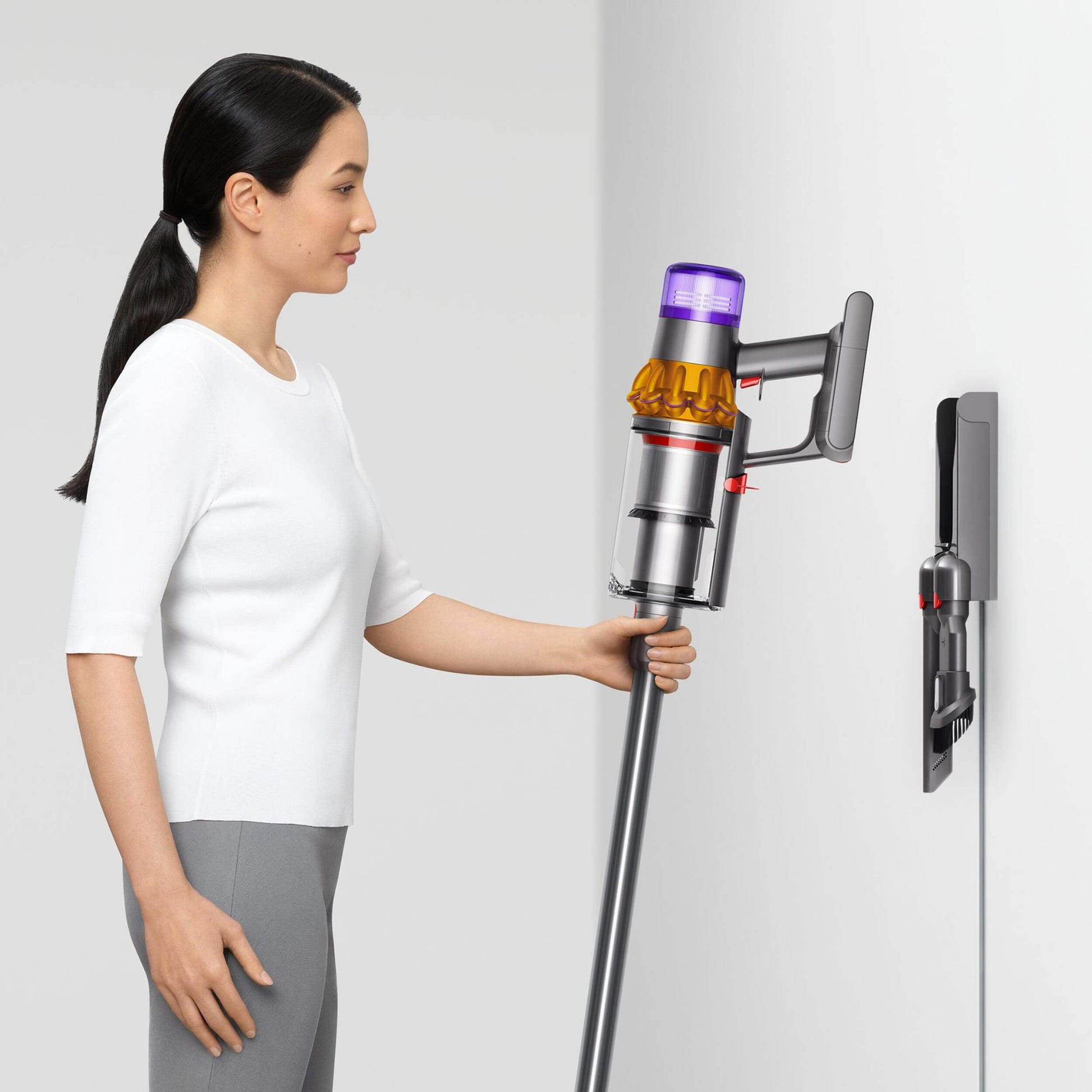 Dyson V15s Detect Submarine Cordless Stick Vacuum Cleaner- Factory Refurbished docking
