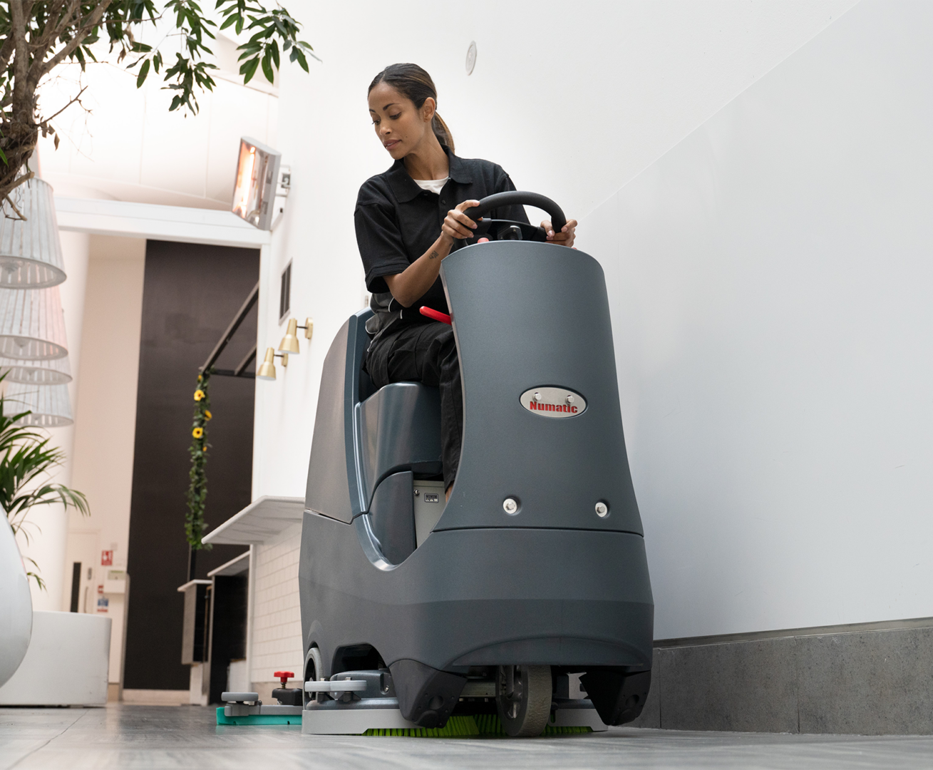 Numatic CRL 2128/100T 28" Compact Ride-on Scrubber