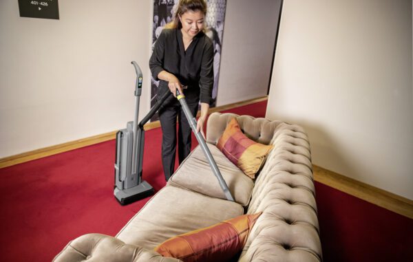 cv 30/2 bp vacuuming sofa